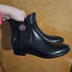 Juicy Couture Black Patent Chelsea Rain Boots